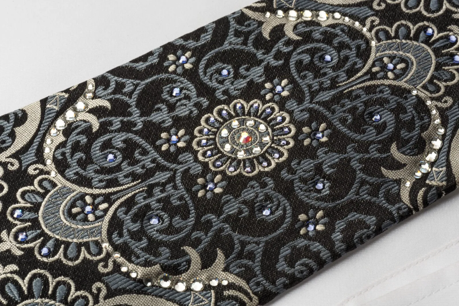 Daniel Hechter Men's Silk Rhinestone Necktie Silver Damask On Black