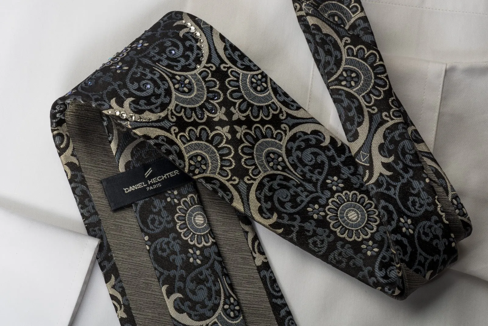 Daniel Hechter Men's Silk Rhinestone Necktie Silver Damask On Black