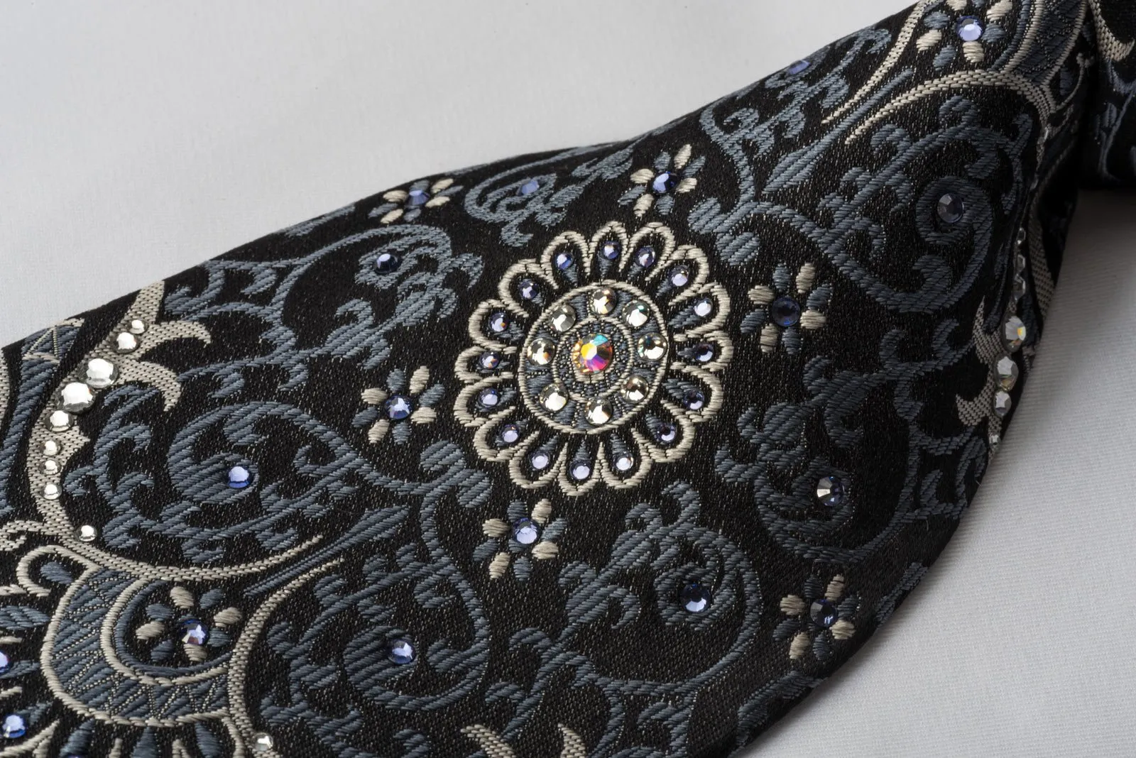 Daniel Hechter Men's Silk Rhinestone Necktie Silver Damask On Black