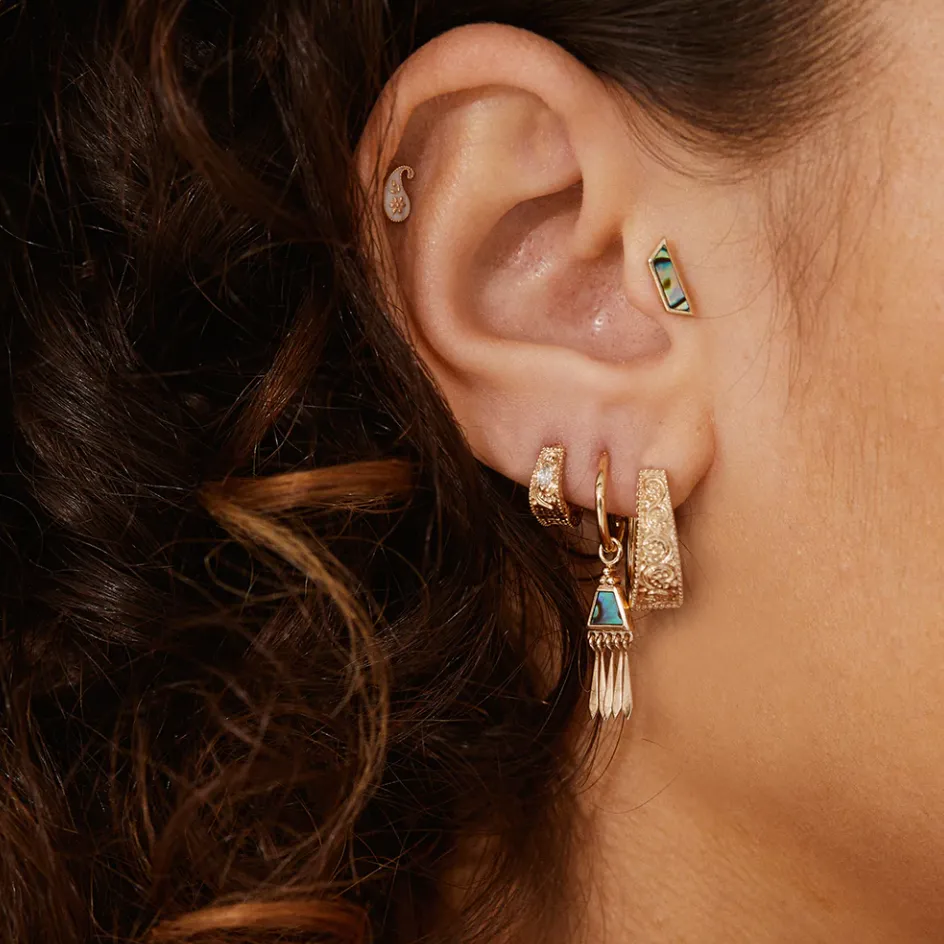 MOTHER OF PEARL TRAPEZOID STUD