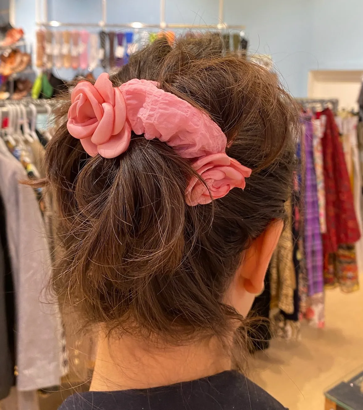 Triple Rose Scrunchie - Dusty rose